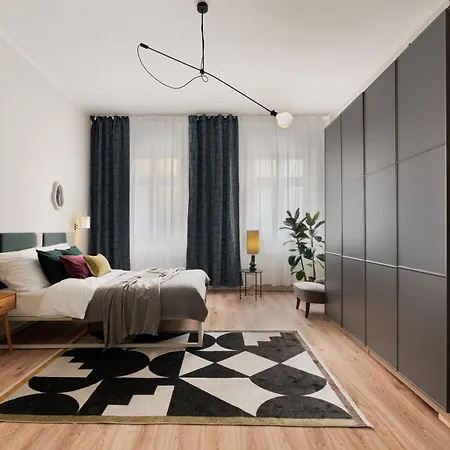 Happy Place Apartment *